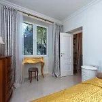 Apartament Elegant Old Town With Terrace & Parking