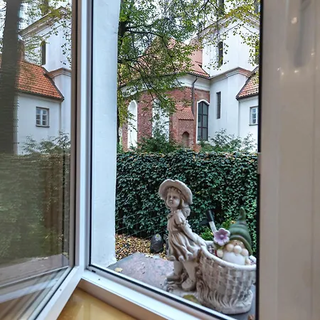 Luxury In Old Town With Private Garden Apartment Vilnius