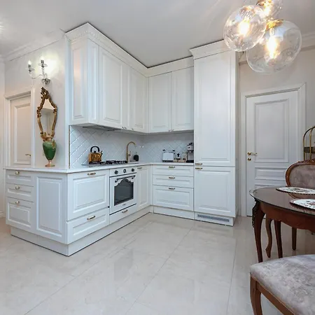 Elegant Old Town With Terrace & Parking Апартаменты *