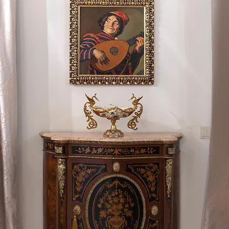 Apartment Luxury In Old Town With Private Garden *