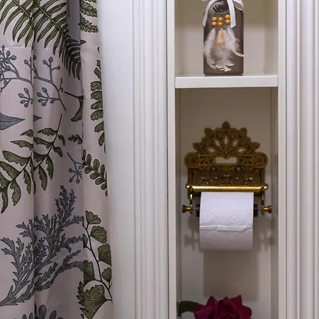 Apartment Luxury In Old Town With Private Garden