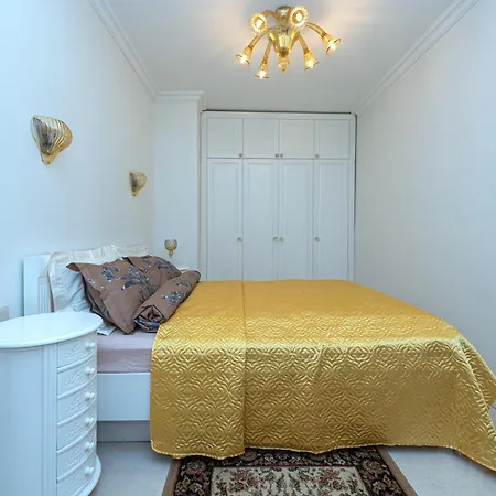 Apartment Luxury In Old Town With Private Garden *