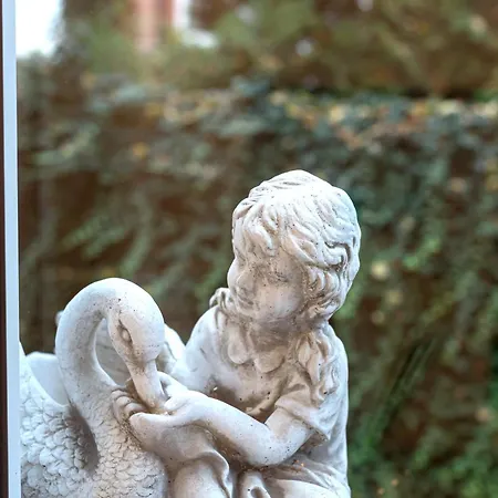 Elegant Old Town With Terrace & Parking *