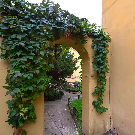 Luxury In Old Town With Private Garden *