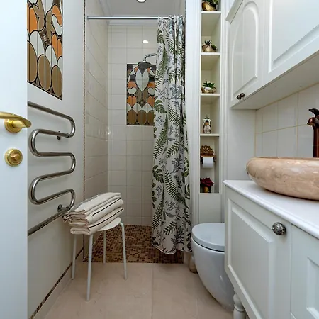 Apartment Luxury In Old Town With Private Garden *
