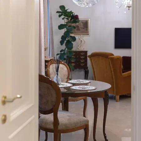 Апартаменты Elegant Old Town With Terrace & Parking Вильнюс