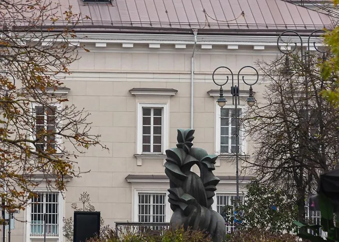 Elegant Old Town With Terrace & Parking