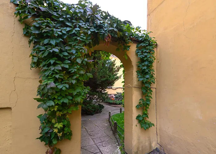 Elegant Old Town With Terrace & Parking *