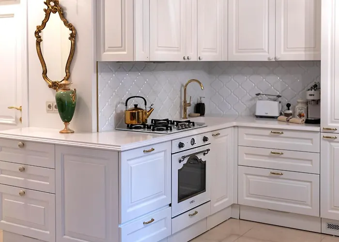 Elegant Old Town With Terrace & Parking *