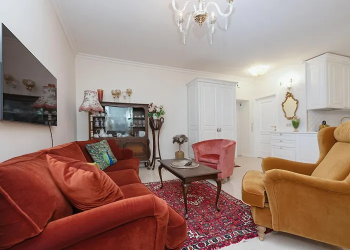 Butas Elegant Old Town With Terrace & Parking *