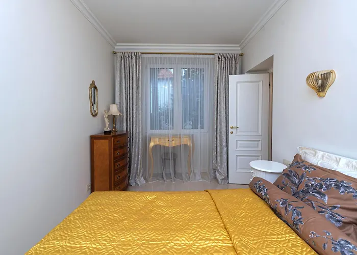 Butas Elegant Old Town With Terrace & Parking *