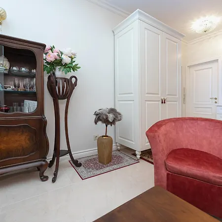 Elegant Old Town With Terrace & Parking 维尔纽斯