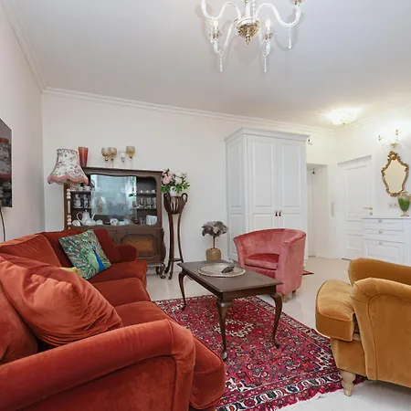 Appartement Elegant Old Town With Terrace & Parking *