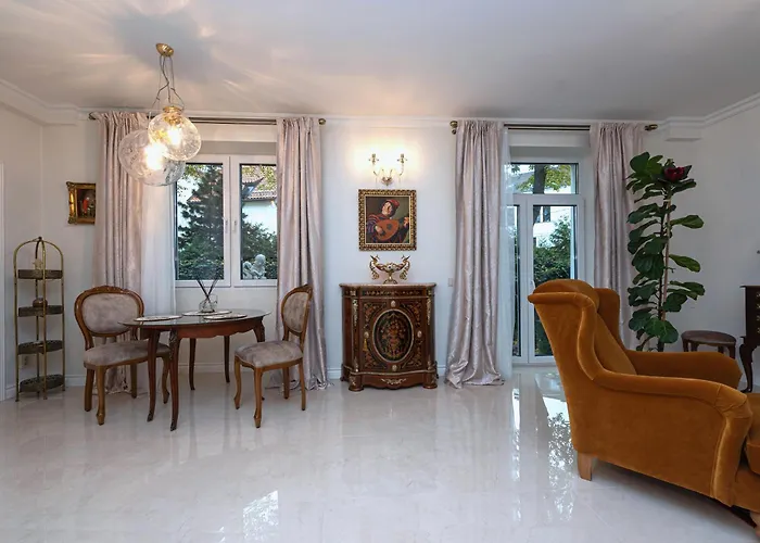 Elegant Old Town With Terrace & Parking Вильнюс