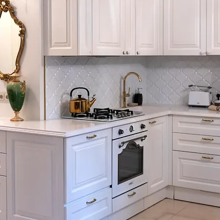 Elegant Old Town With Terrace & Parking *